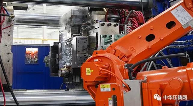 新突破！海天金屬3500T壓鑄機(jī)首件重型卡車變速箱殼體下線
